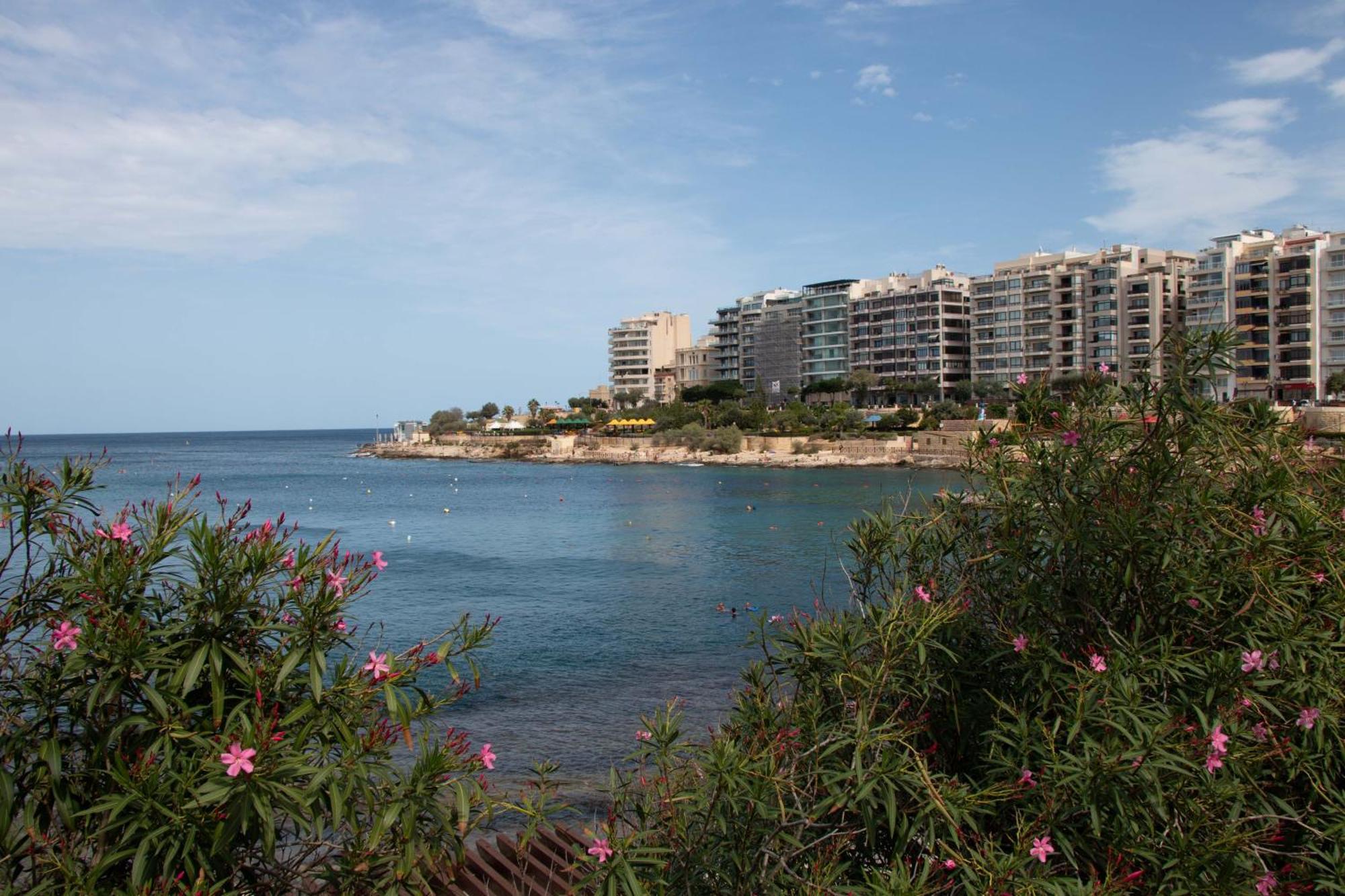 Designer Finish, 2br With Smart Tv & Wifi By 360 Estates * Sliema